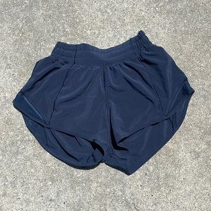 Lululemon - Hotty Hot Low-Rise Lined Short 2.5" True Navy